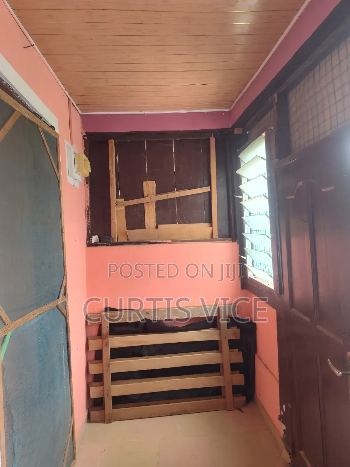 1bdrm Room & Parlour in Curtis'S Estate, Mallam for rent