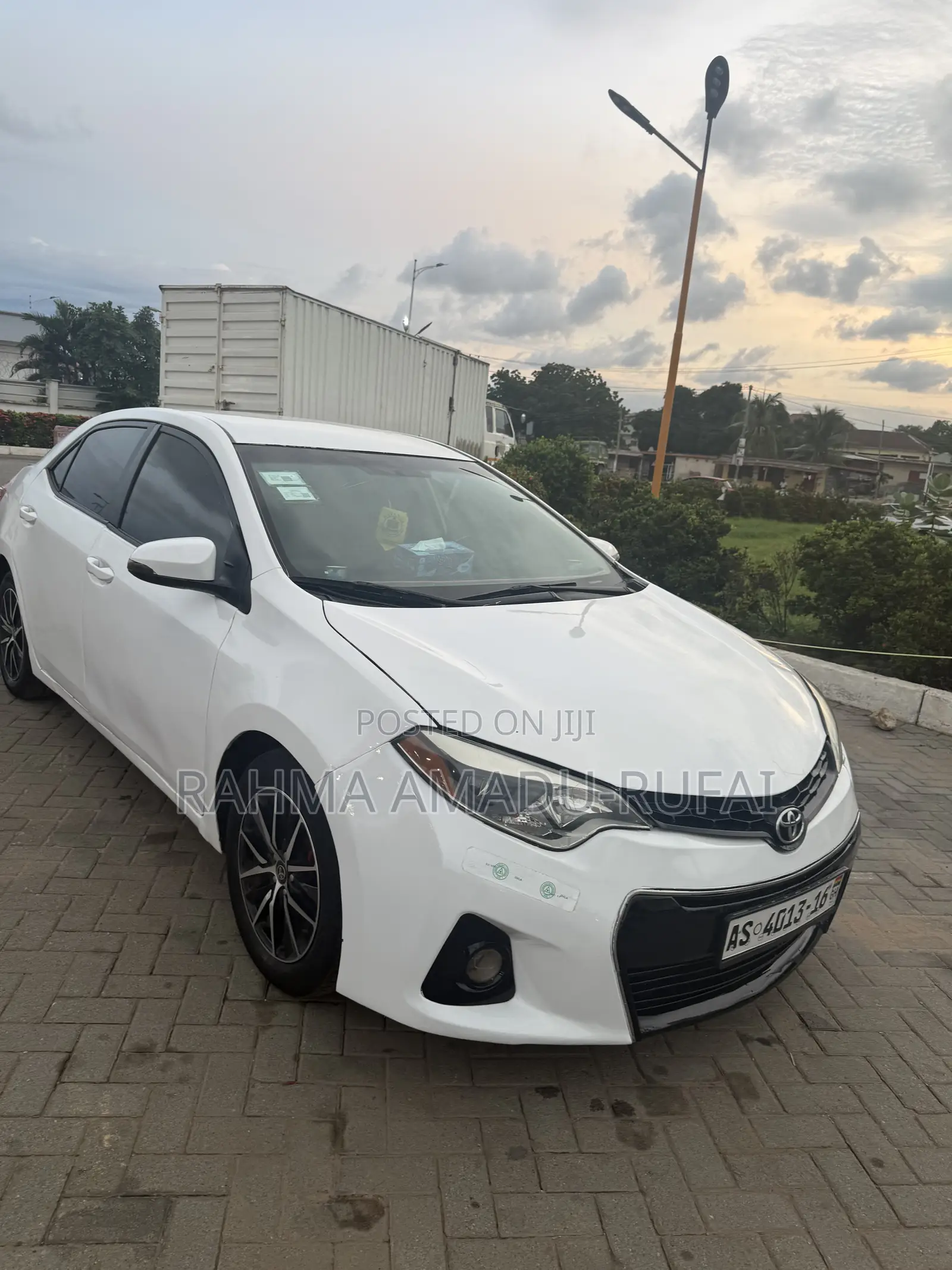 Toyota Corolla S 4dr Sedan (1.8L 4cyl CVT) 2015 White