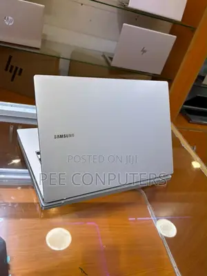 Laptop Samsung Galaxy Book 2 4GB Qualcomm Snapdragon X Plus SSD 128GB