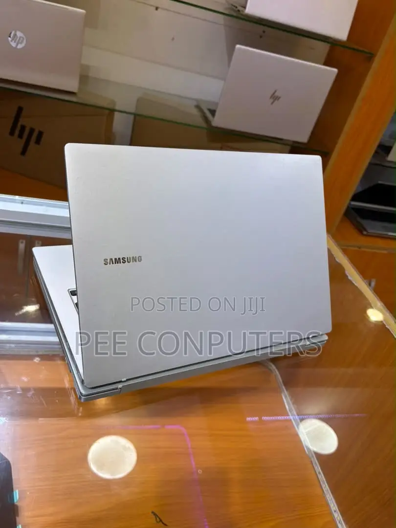 Laptop Samsung Galaxy Book 2 4GB Qualcomm Snapdragon X Plus SSD 128GB