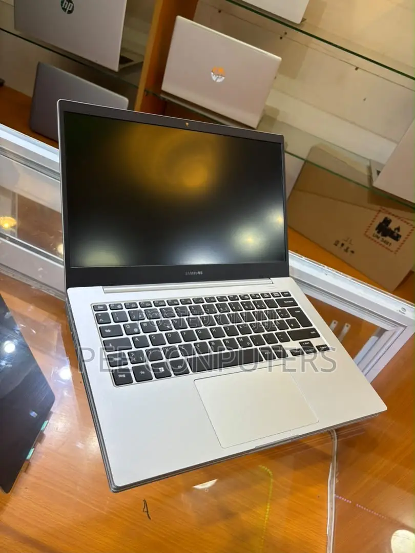 Laptop Samsung Galaxy Book 2 4GB Qualcomm Snapdragon X Plus SSD 128GB