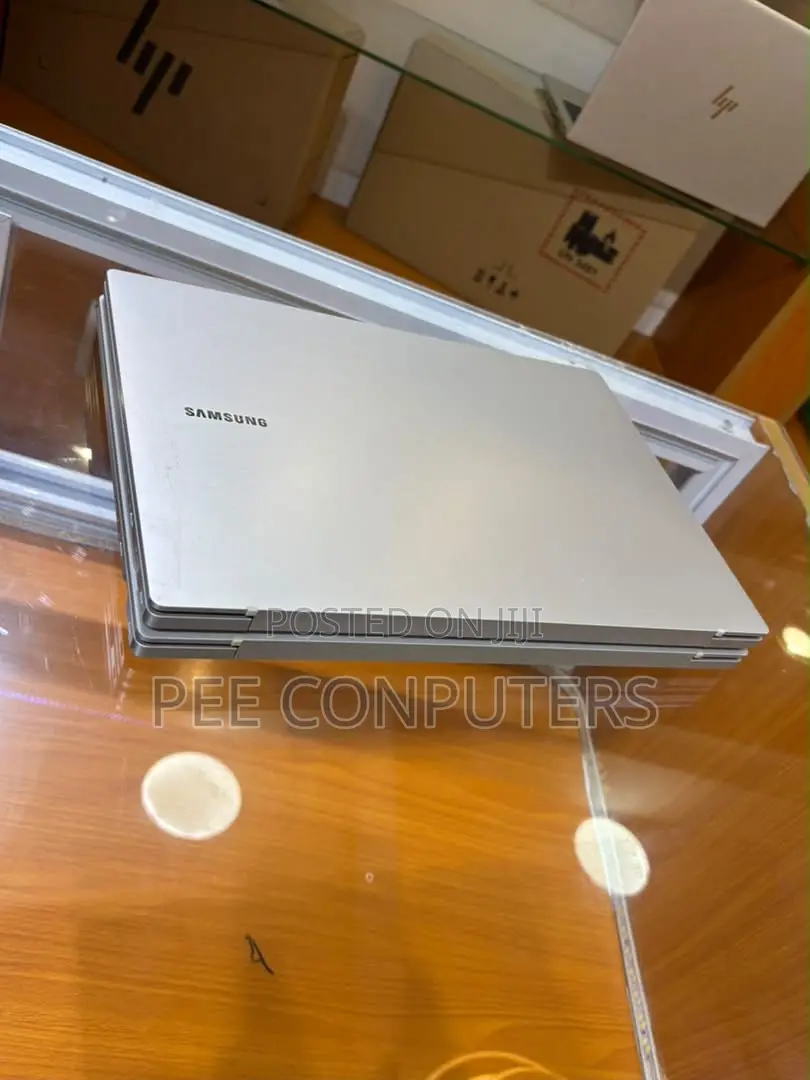 Laptop Samsung Galaxy Book 2 4GB Qualcomm Snapdragon X Plus SSD 128GB