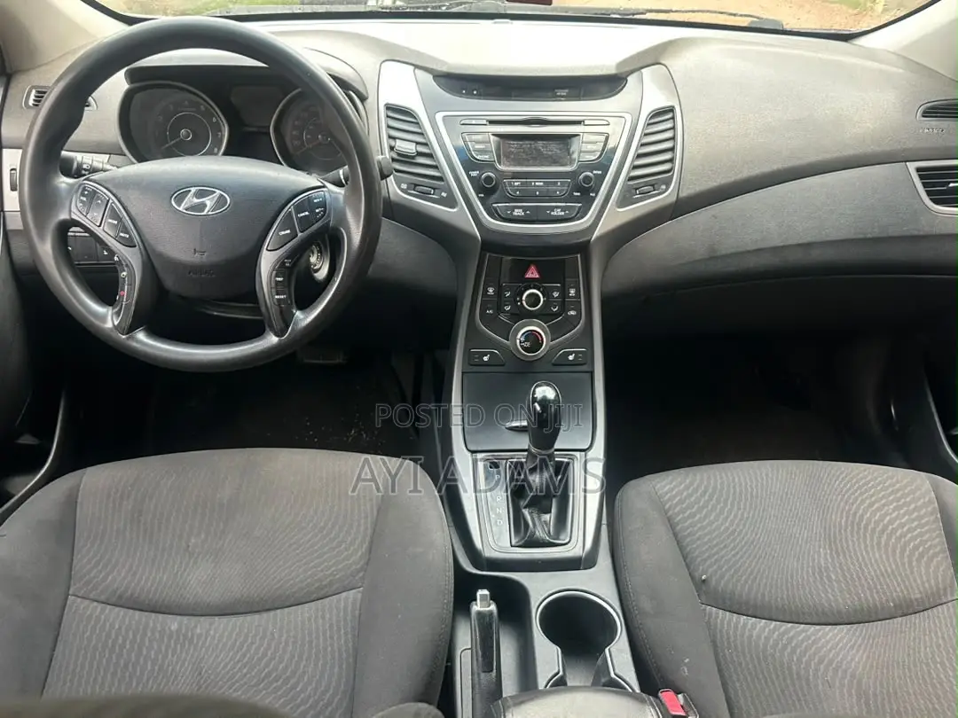 Hyundai Elantra Limited Sedan FWD (1.8L 4cyl 6A) 2013 White