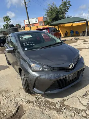 Toyota Vitz 2015 Black