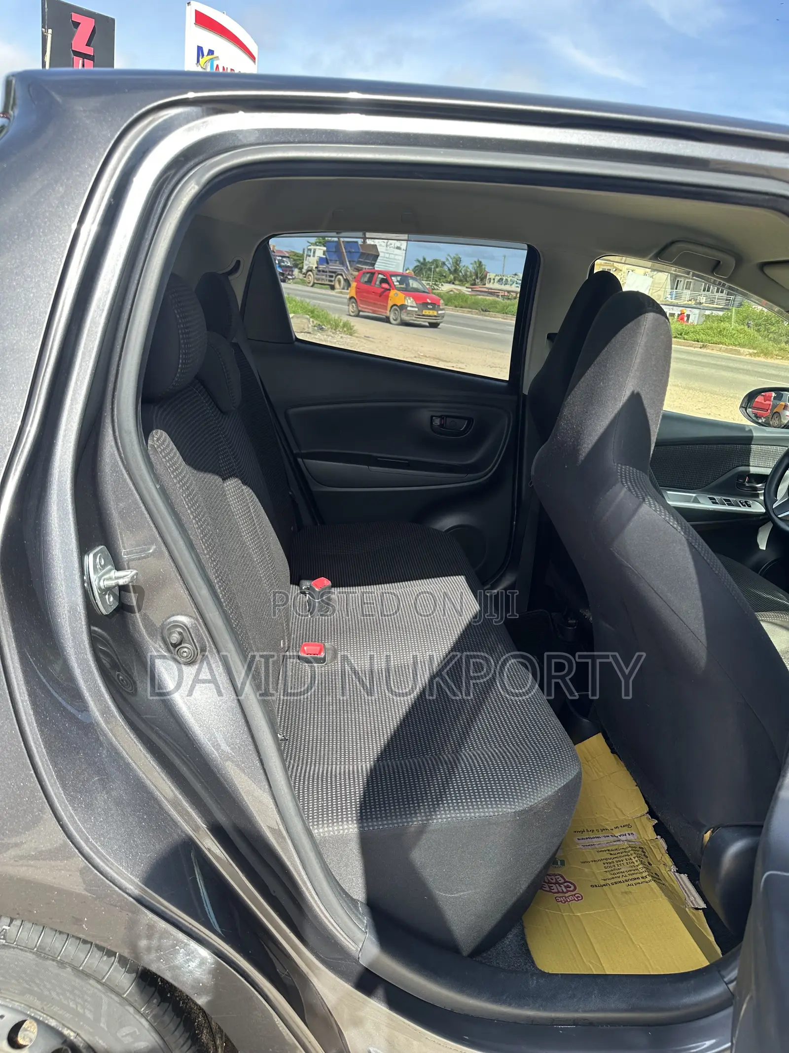 Toyota Vitz 2015 Black