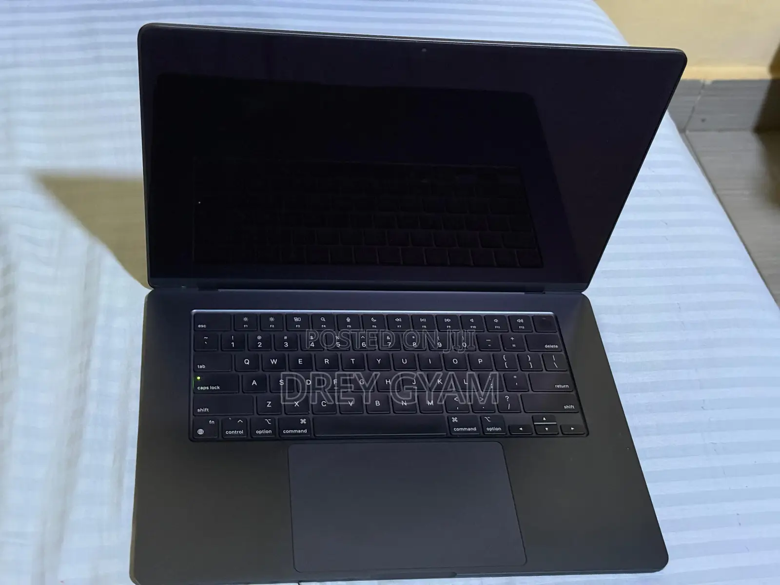 Laptop Apple MacBook Air 2024 M3 16GB Apple M3 SSD 1T