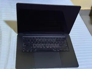 Laptop Apple MacBook Air 2024 M3 16GB Apple M3 SSD 1T
