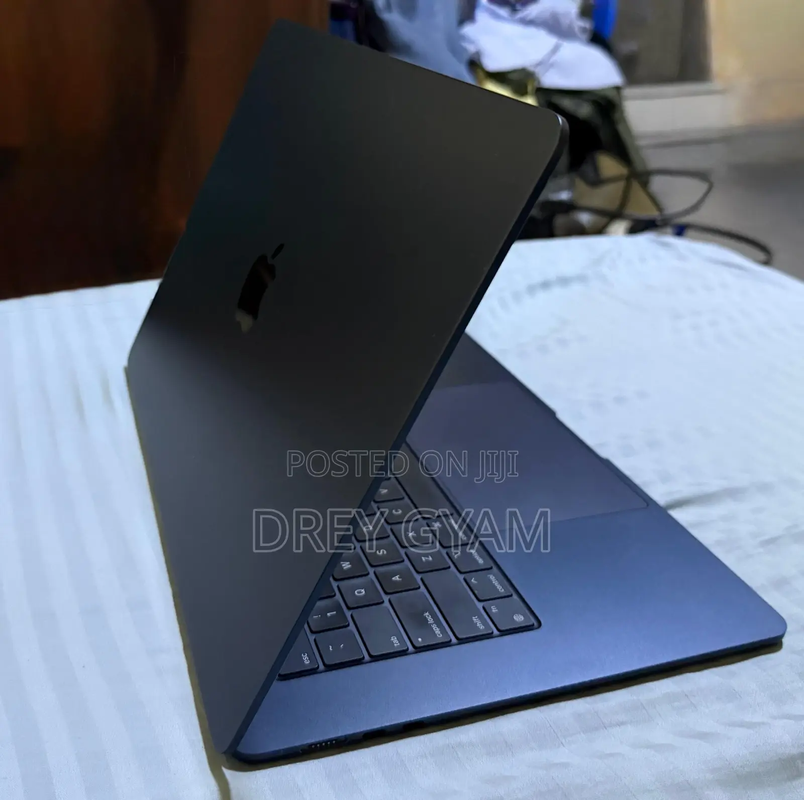Laptop Apple MacBook Air 2024 M3 16GB Apple M3 SSD 1T