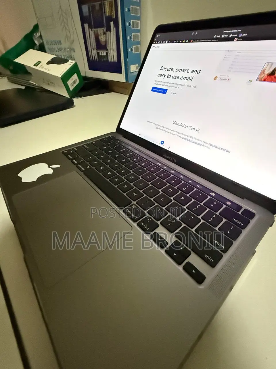 Laptop Apple MacBook Pro 2022 M2 8GB Apple M2 SSD 256GB