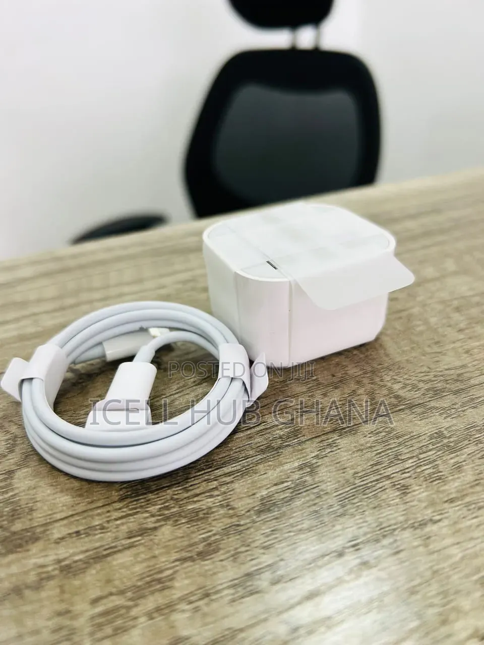 3pin 20w Adapter + Lightning to Usb-C Cable