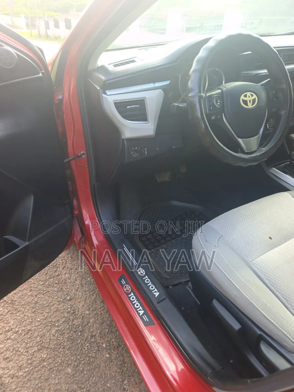 Toyota Corolla LE 4dr Sedan (1.8L 4cyl CVT) 2014 Red