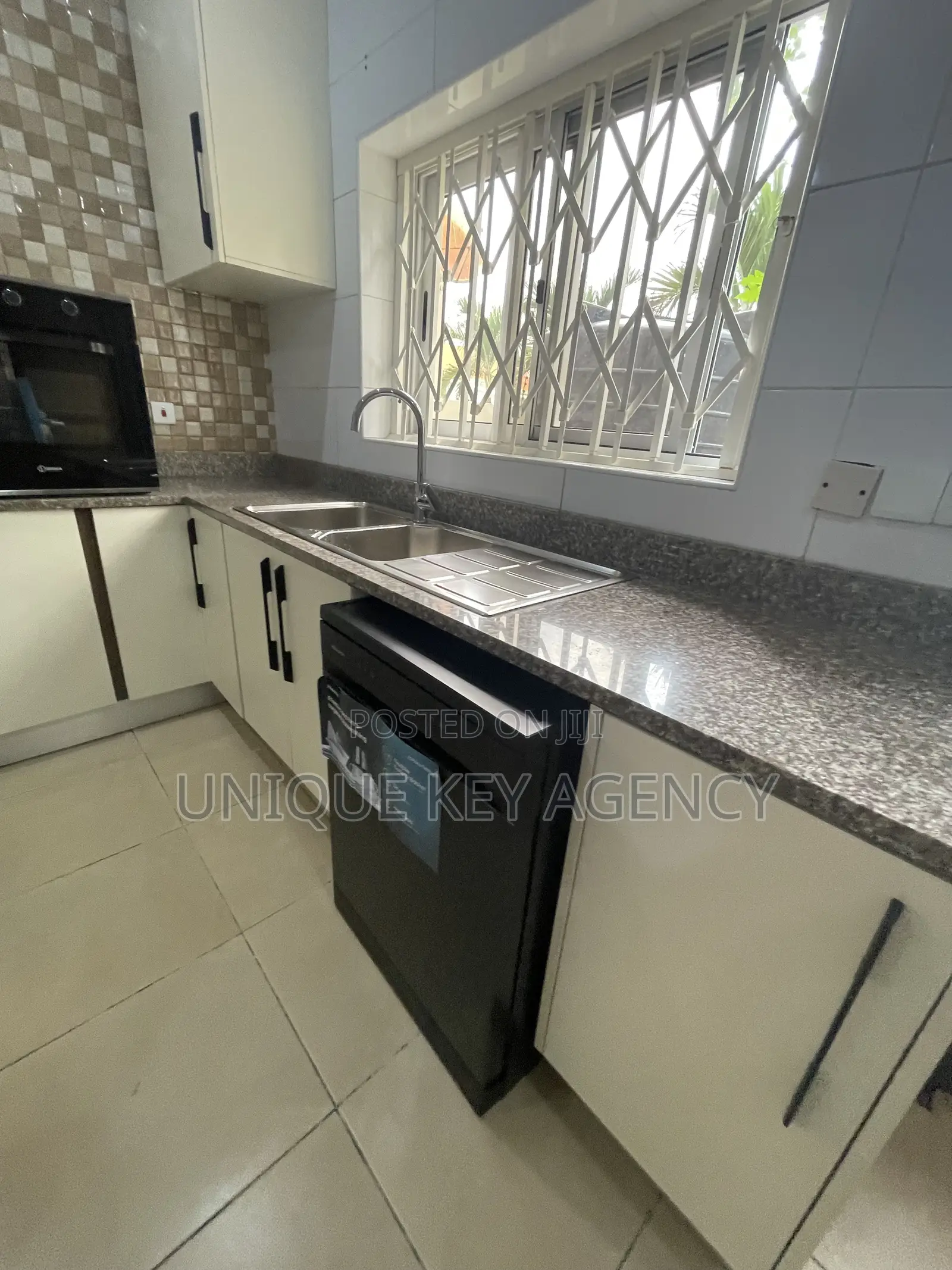 5bdrm House in Unique Key Agency, Cantonments for rent