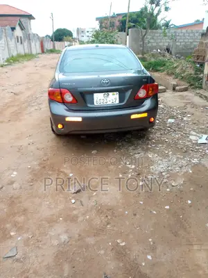 Toyota Corolla 2010 Gray