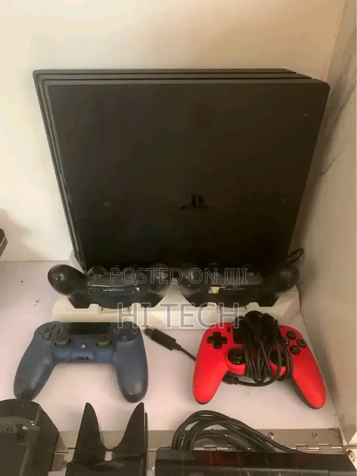 Selling My Ps4 With 6 Controller
