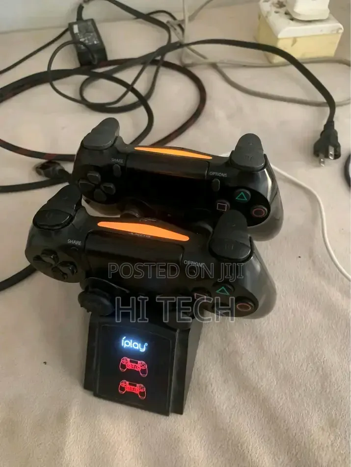 Selling My Ps4 With 6 Controller