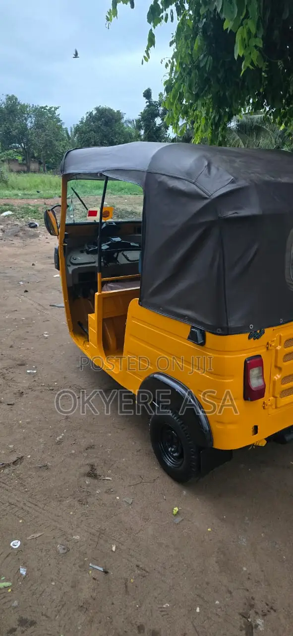 Bajaj RE 2020 Yellow