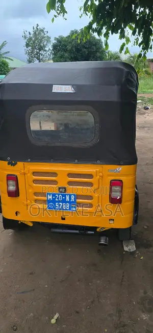 Bajaj RE 2020 Yellow