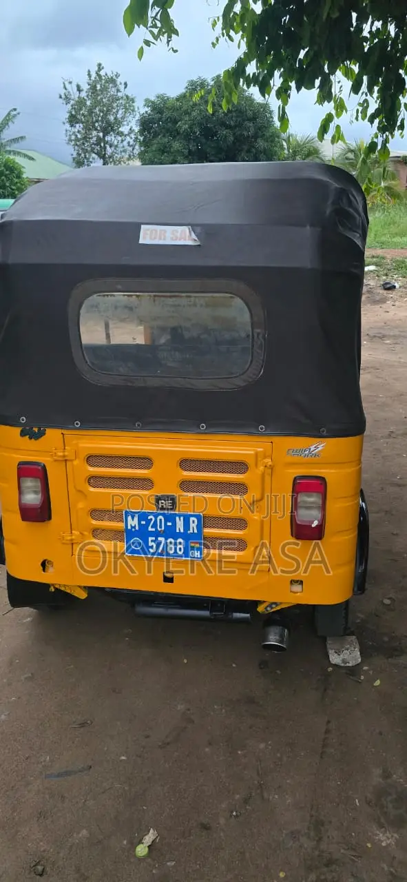 Bajaj RE 2020 Yellow