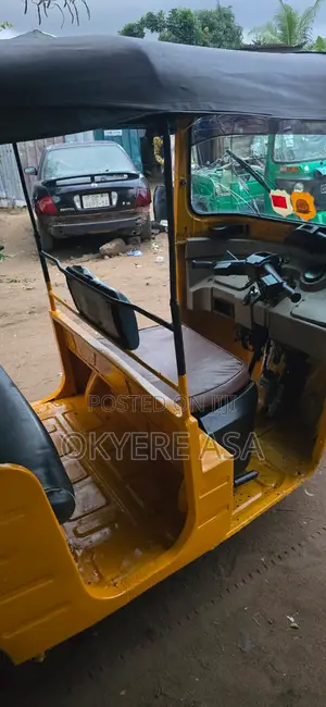 Bajaj RE 2020 Yellow