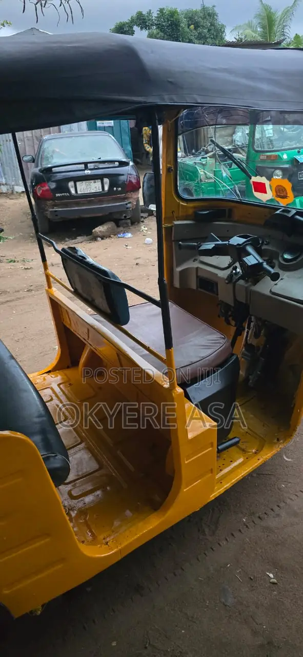 Bajaj RE 2020 Yellow