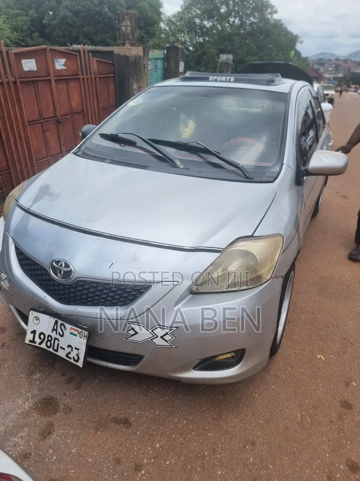 Toyota Belta 2010 Silver