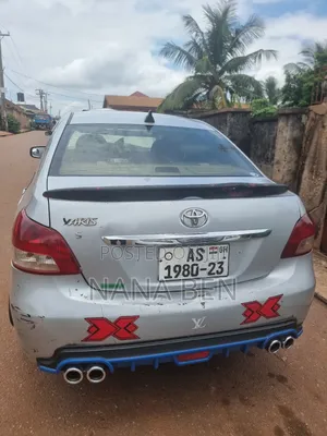 Toyota Belta 2010 Silver