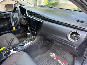 Toyota Corolla LE (1.8L 4cyl 2A) 2019 Gray