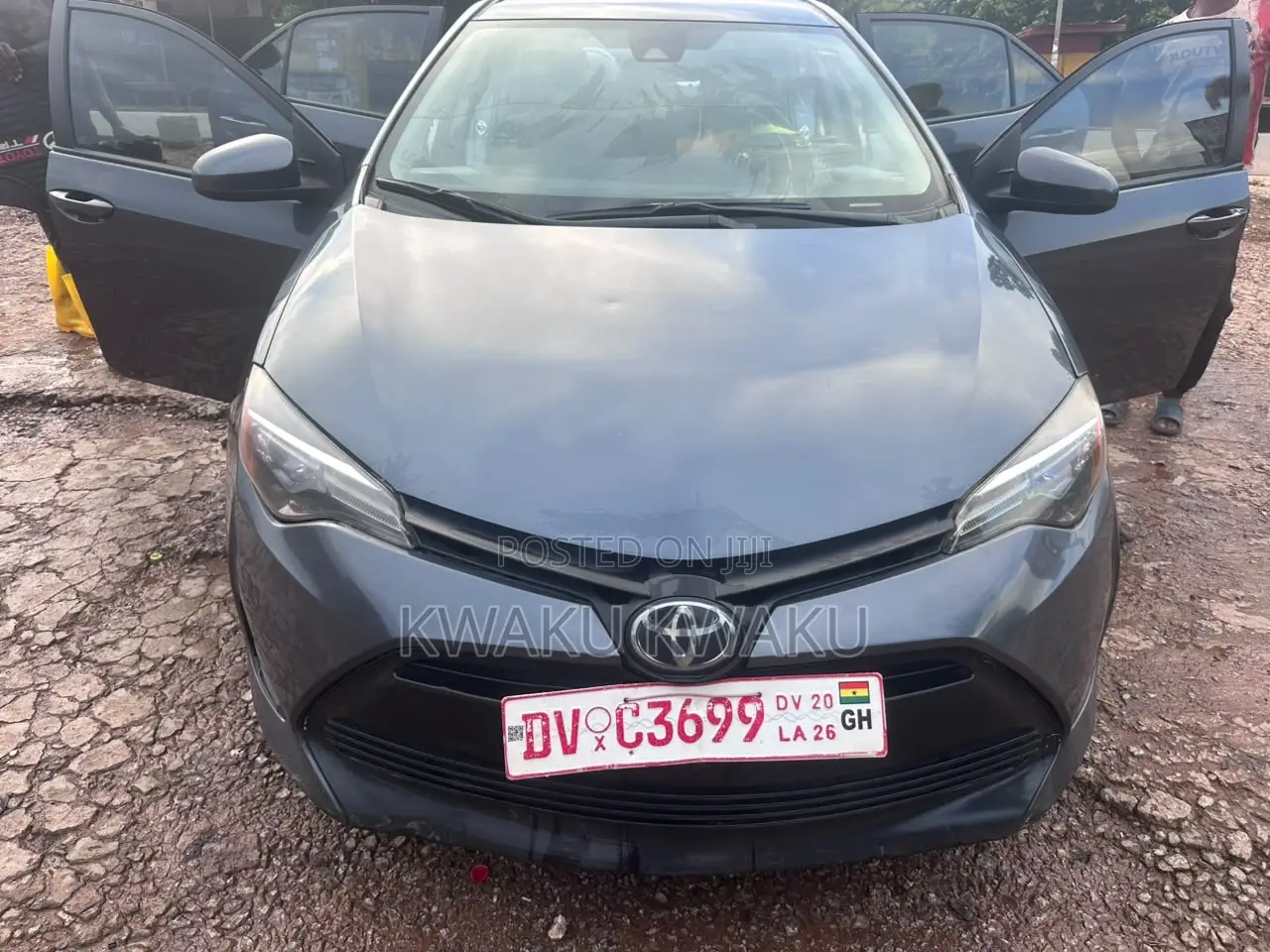 Toyota Corolla LE (1.8L 4cyl 2A) 2019 Gray