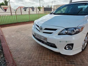 Toyota Corolla 2010 White