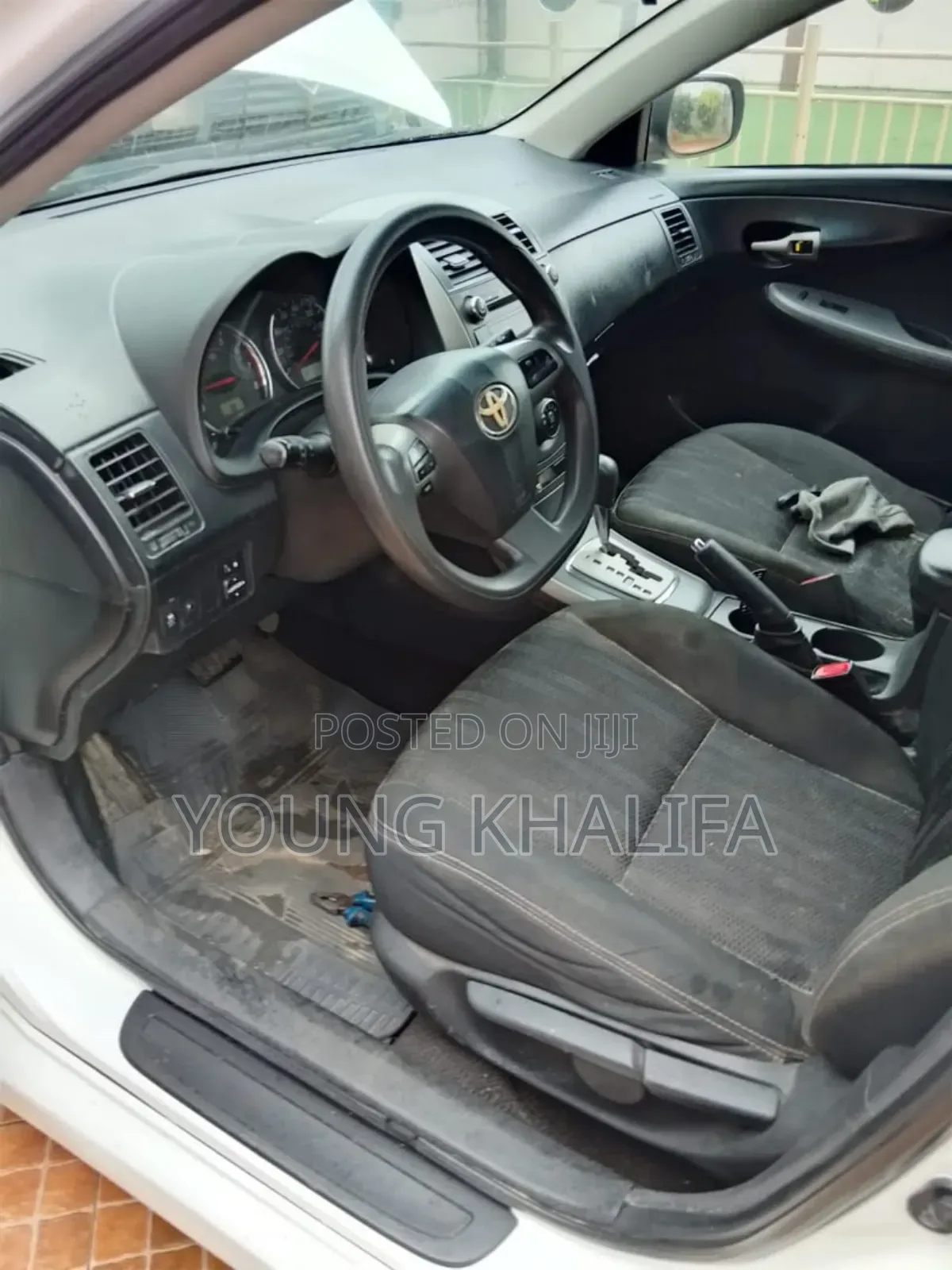 Toyota Corolla 2010 White