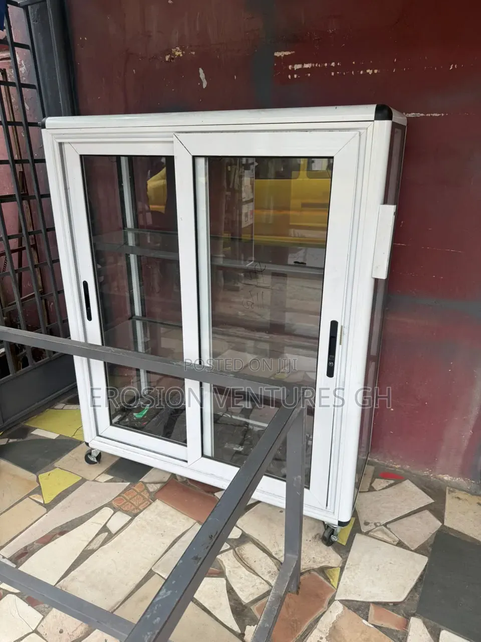 Showglass/Display Glass