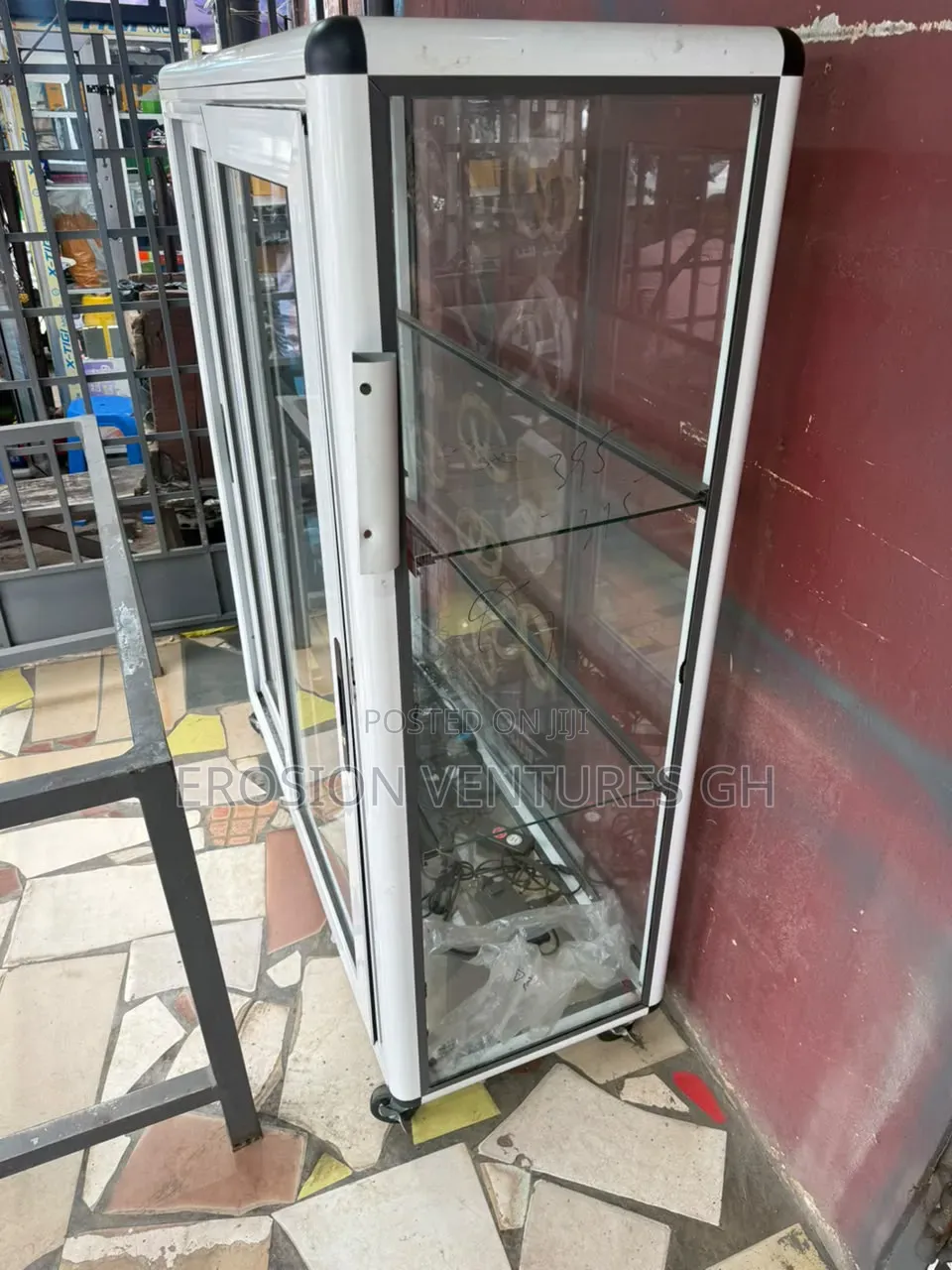 Showglass/Display Glass