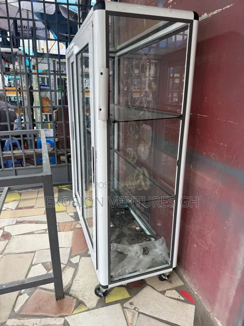 Showglass/Display Glass