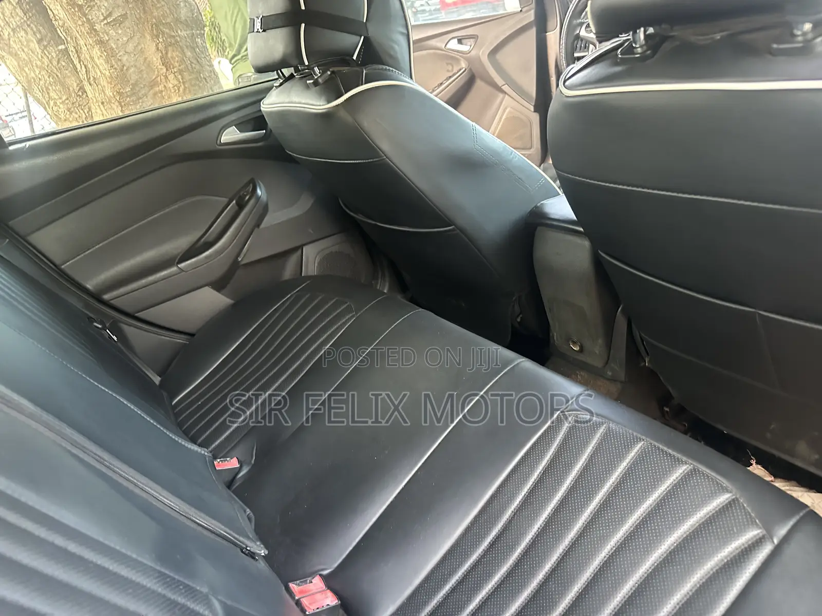 Ford Focus S 4dr Sedan (2.0L 4cyl 5M) 2014 Gray
