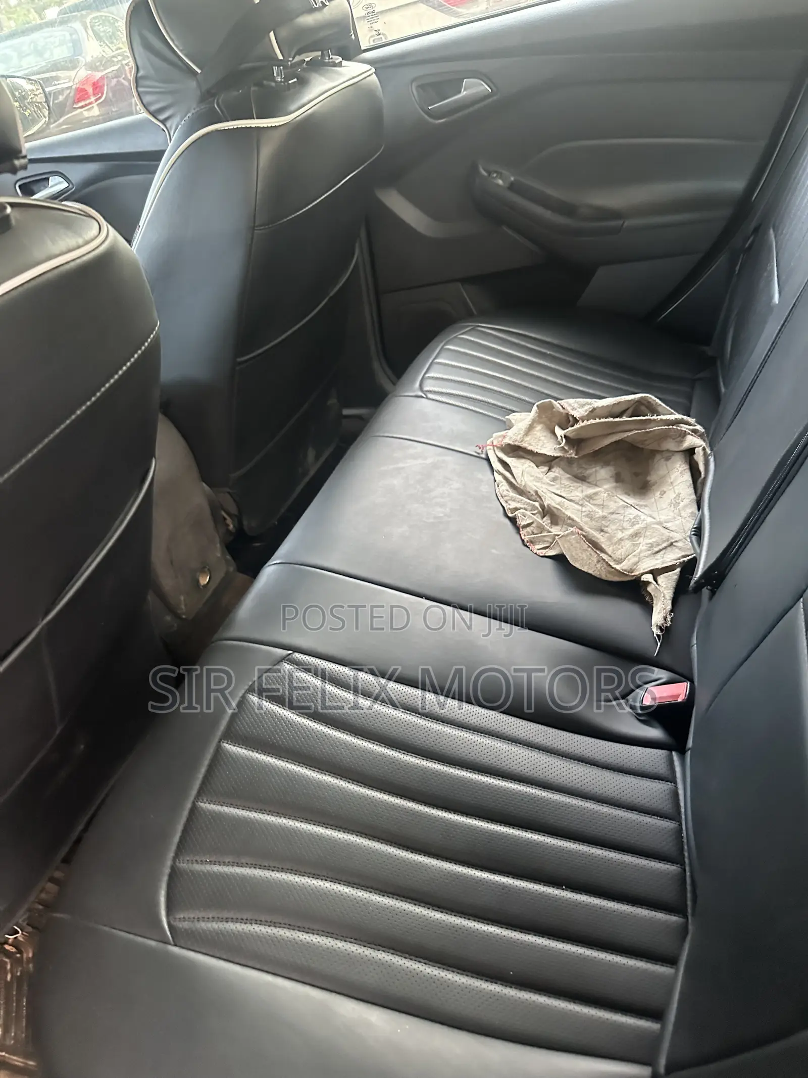 Ford Focus S 4dr Sedan (2.0L 4cyl 5M) 2014 Gray