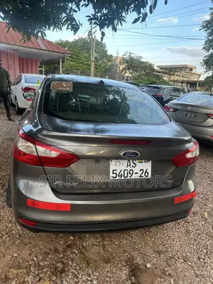 Ford Focus S 4dr Sedan (2.0L 4cyl 5M) 2014 Gray