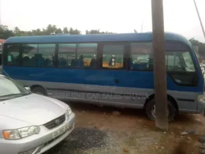 Hyundai County 2014 Blue