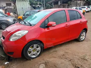 Toyota Vitz 1.0 FWD 5dr 2010 Red