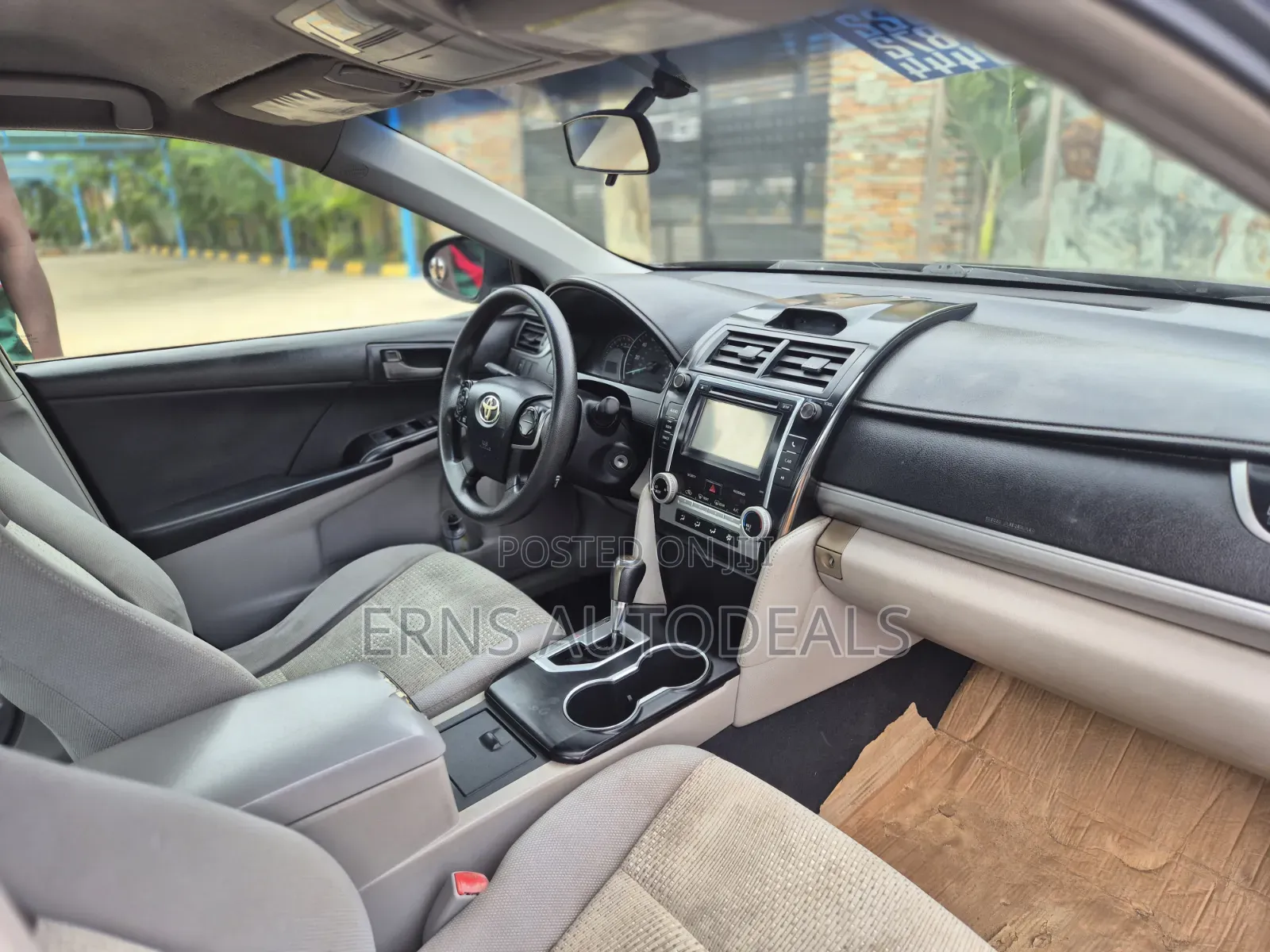 Toyota Camry LE 4dr Sedan (2.5L 4cyl 6A) 2013 Gray