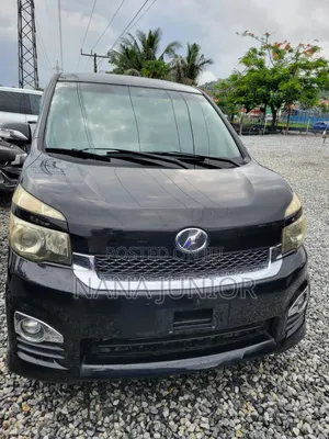 Toyota Voxy 2010 Black