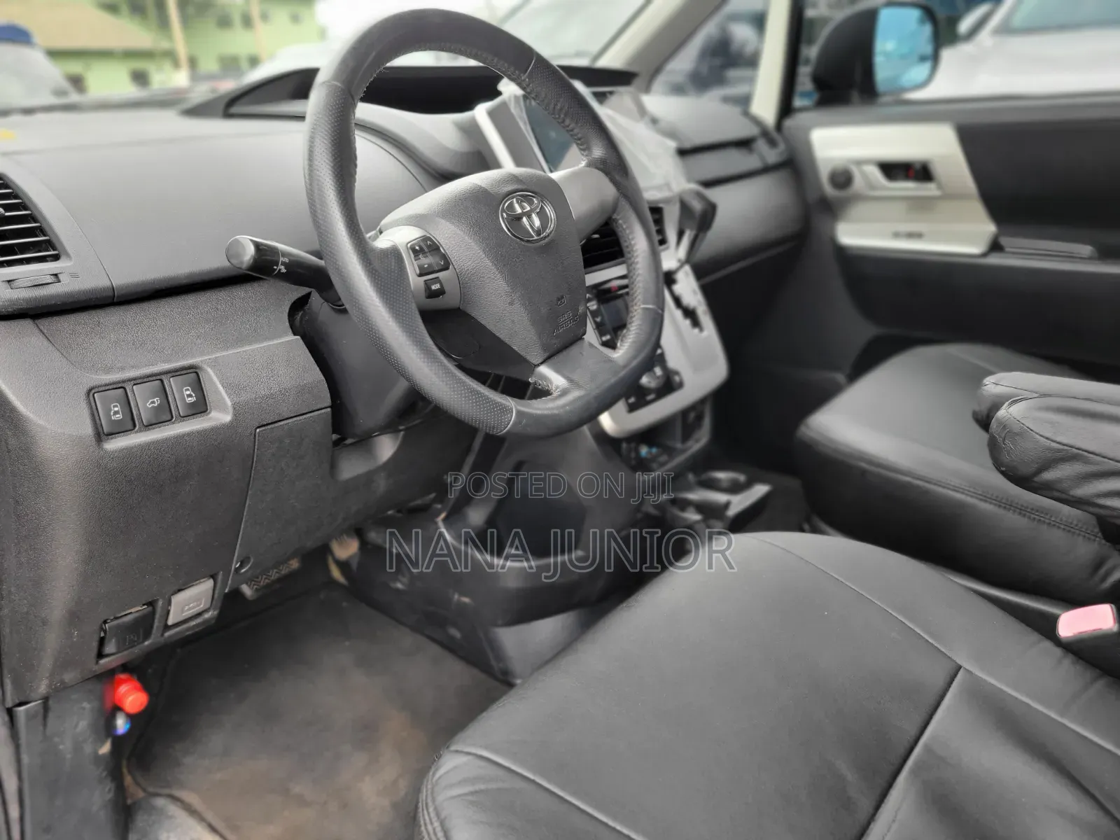 Toyota Voxy 2010 Black