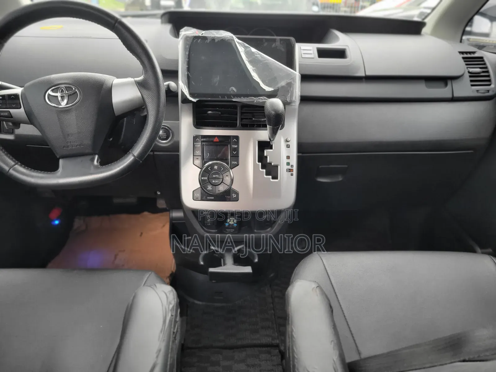 Toyota Voxy 2010 Black