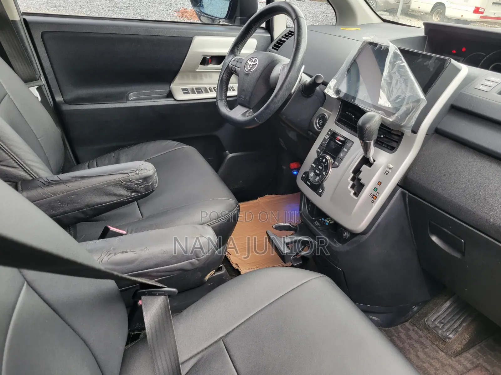 Toyota Voxy 2010 Black