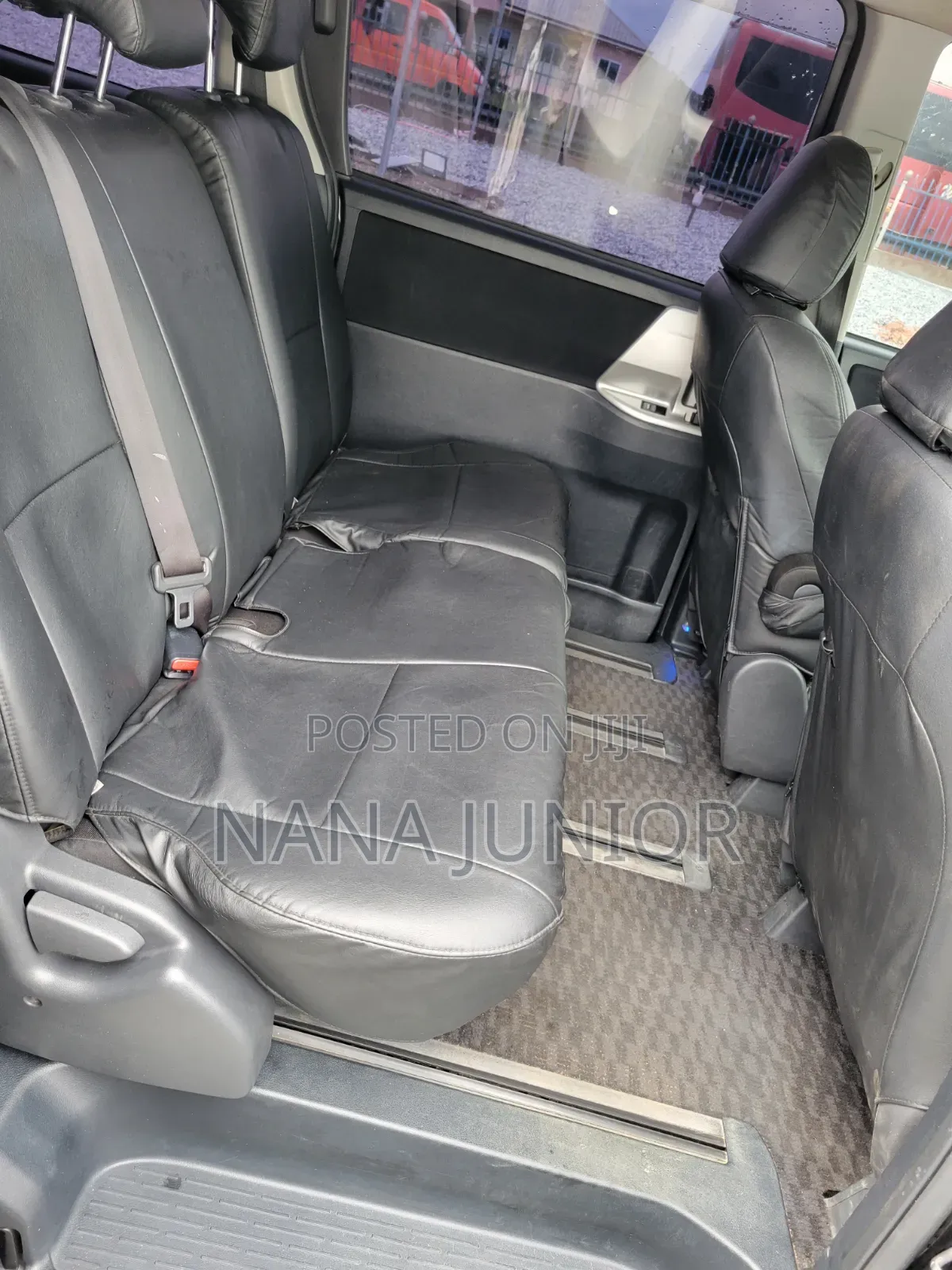 Toyota Voxy 2010 Black