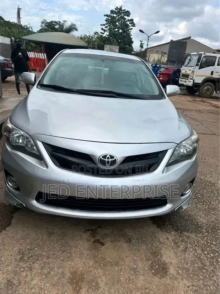 Toyota Corolla 2013 Silver