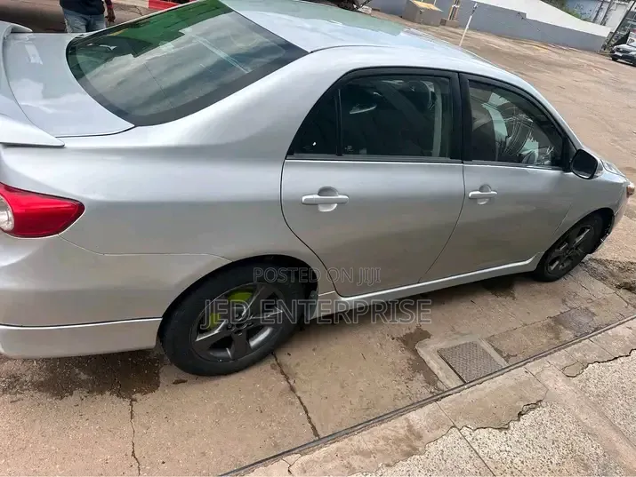 Toyota Corolla 2013 Silver