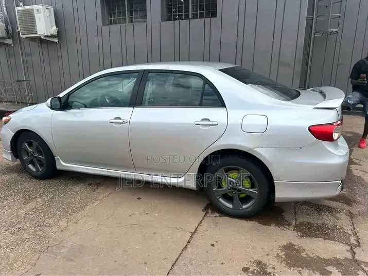 Toyota Corolla 2013 Silver