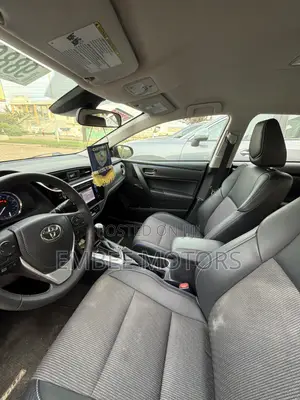 Toyota Corolla SE 4dr Sedan (1.8L 4cyl CVT) 2017 Black