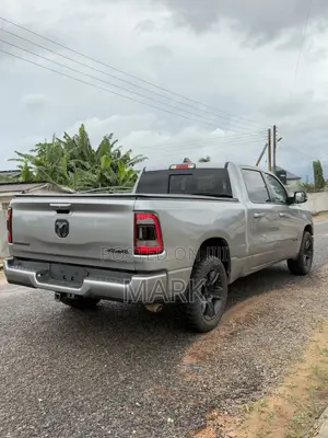 Dodge RAM 1500 3.6 Hybrid AWD 2022 Silver