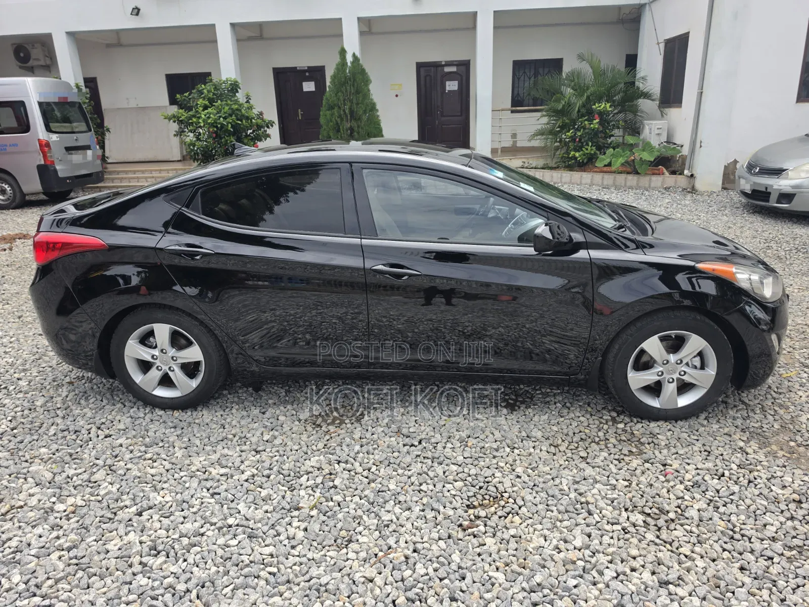 Hyundai Elantra Limited Sedan FWD (1.8L 4cyl 6A) 2013 Black